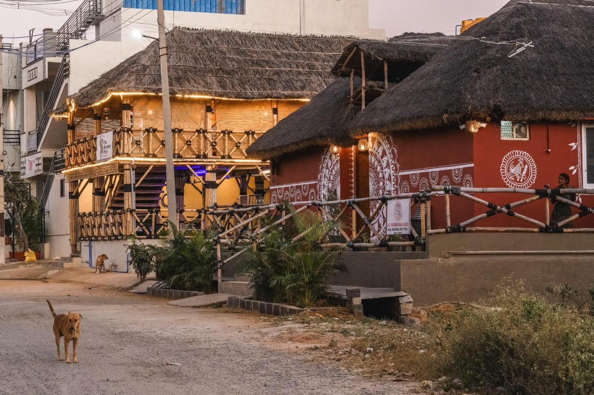 The Hideout Cottage And Restaurant Хампи Екстериор снимка