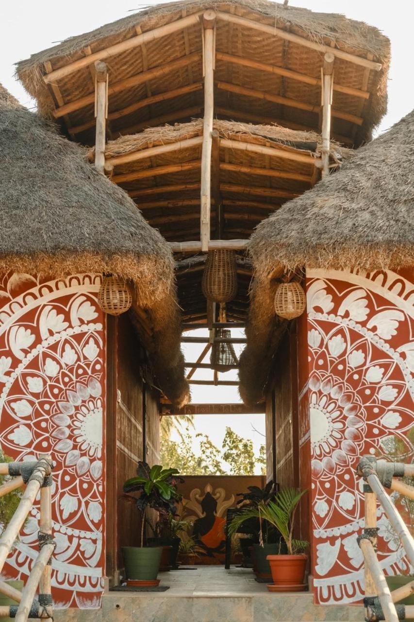 The Hideout Cottage And Restaurant Хампи Екстериор снимка